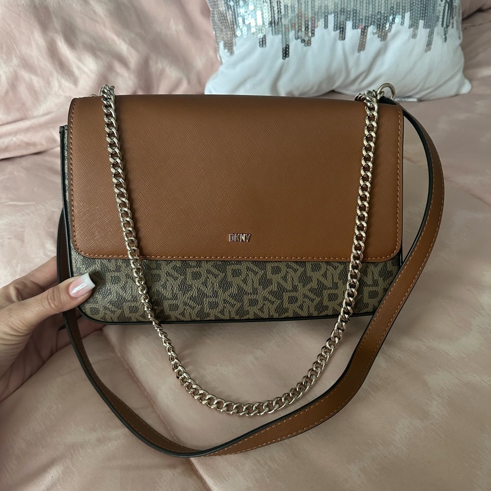 “NWOT” DKNY handbag